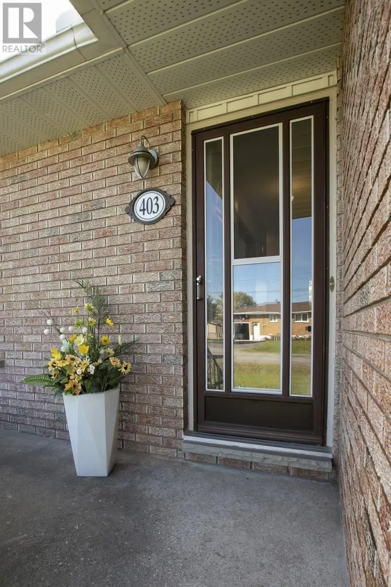 403 Sydenham RD