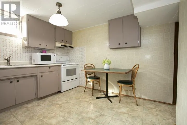 403 Sydenham RD