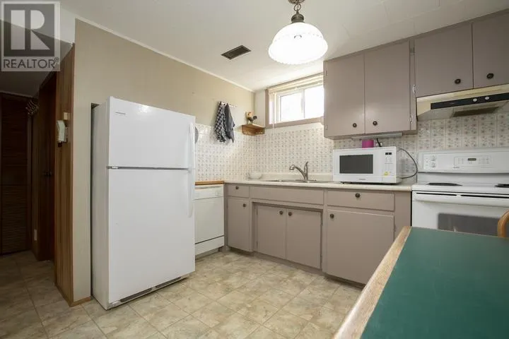 403 Sydenham RD