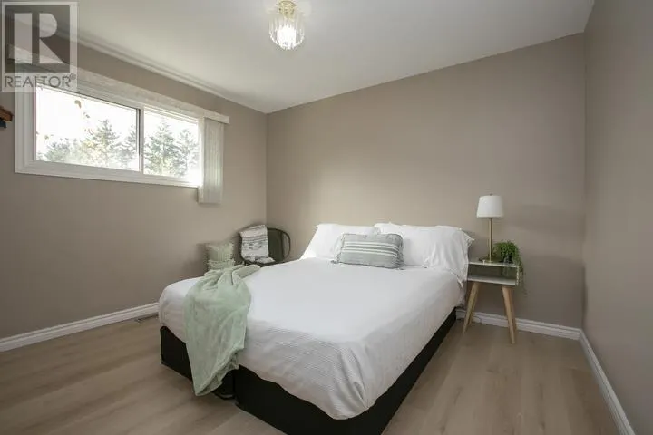 403 Sydenham RD