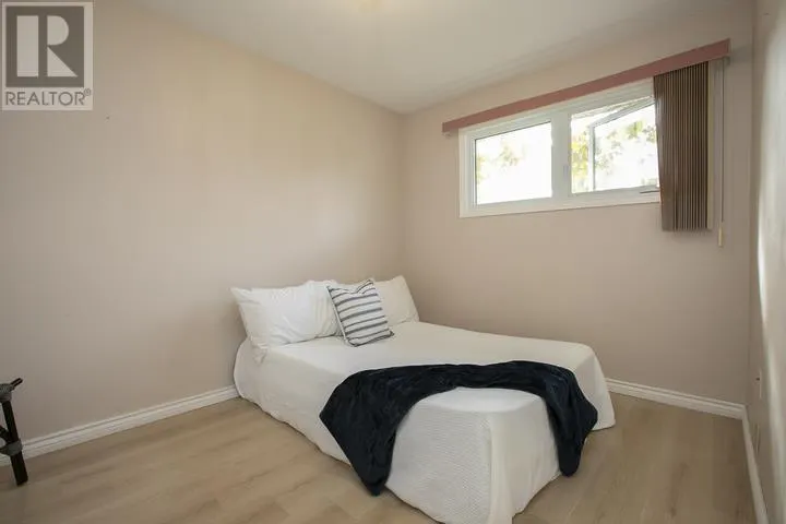 403 Sydenham RD