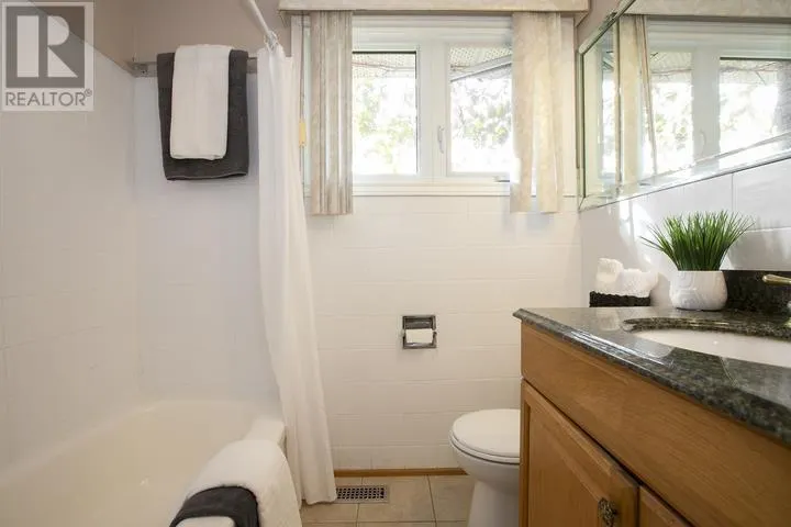 403 Sydenham RD