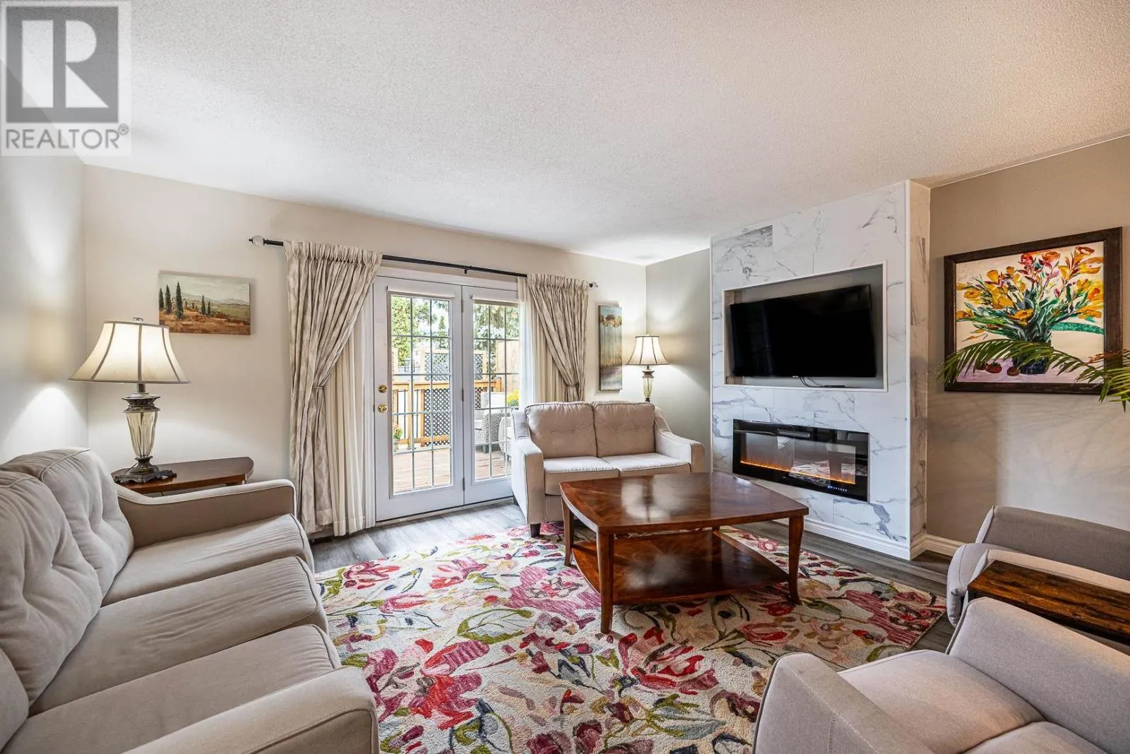 25 Village CT