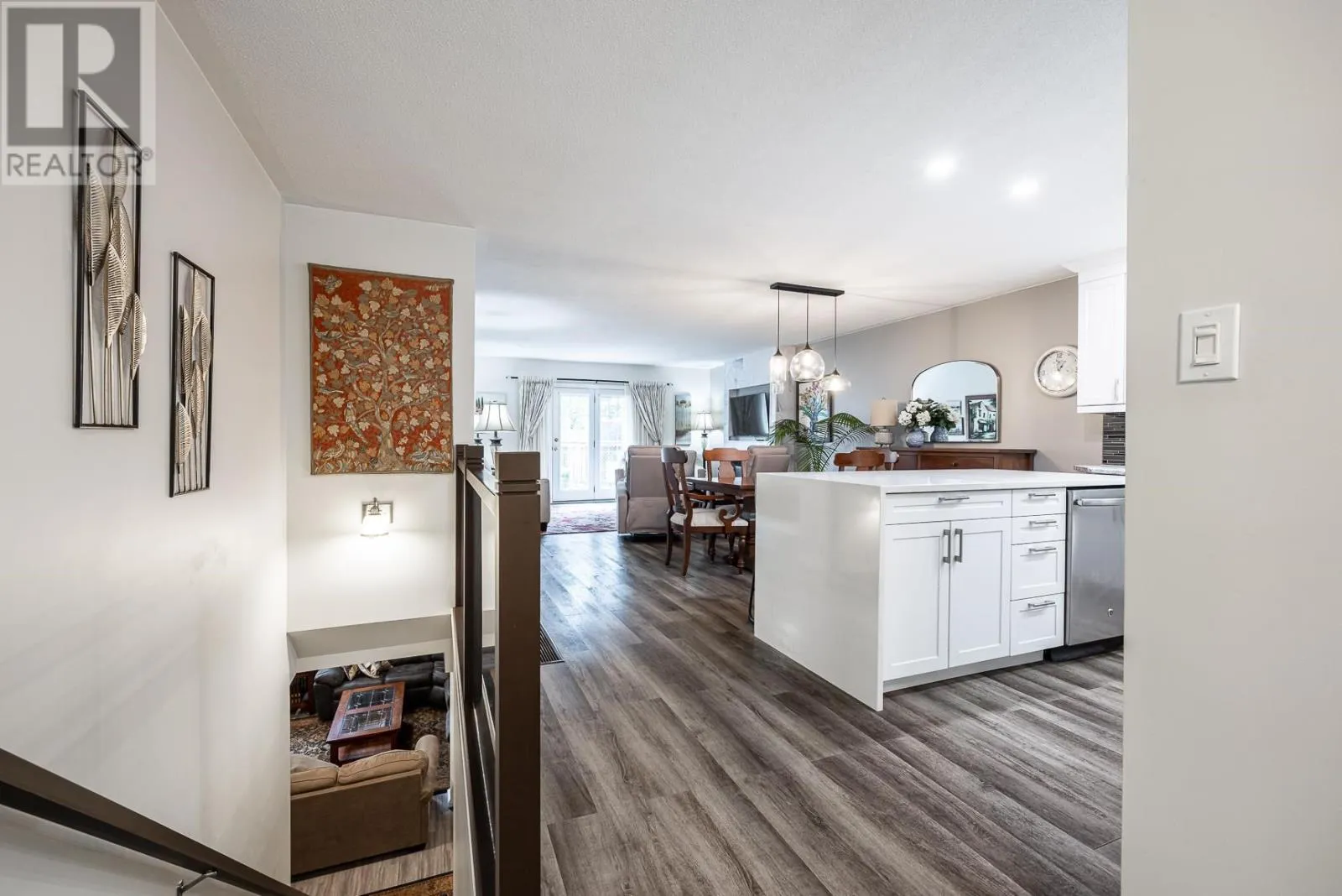 25 Village CT