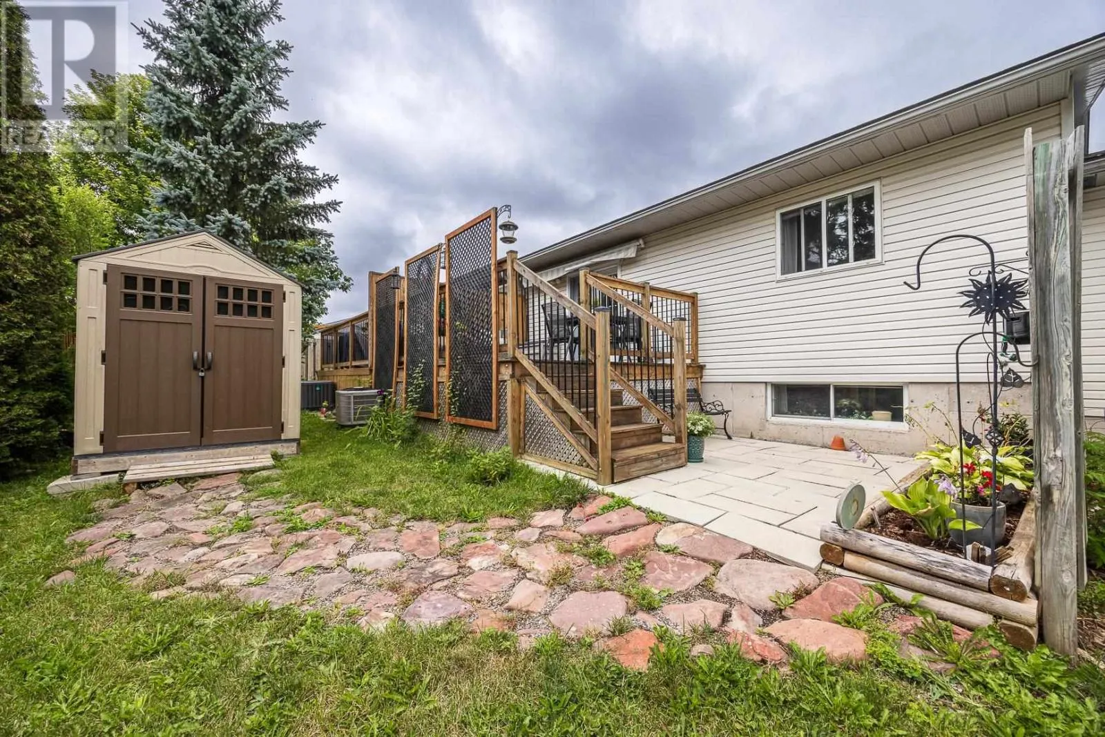 25 Village CT