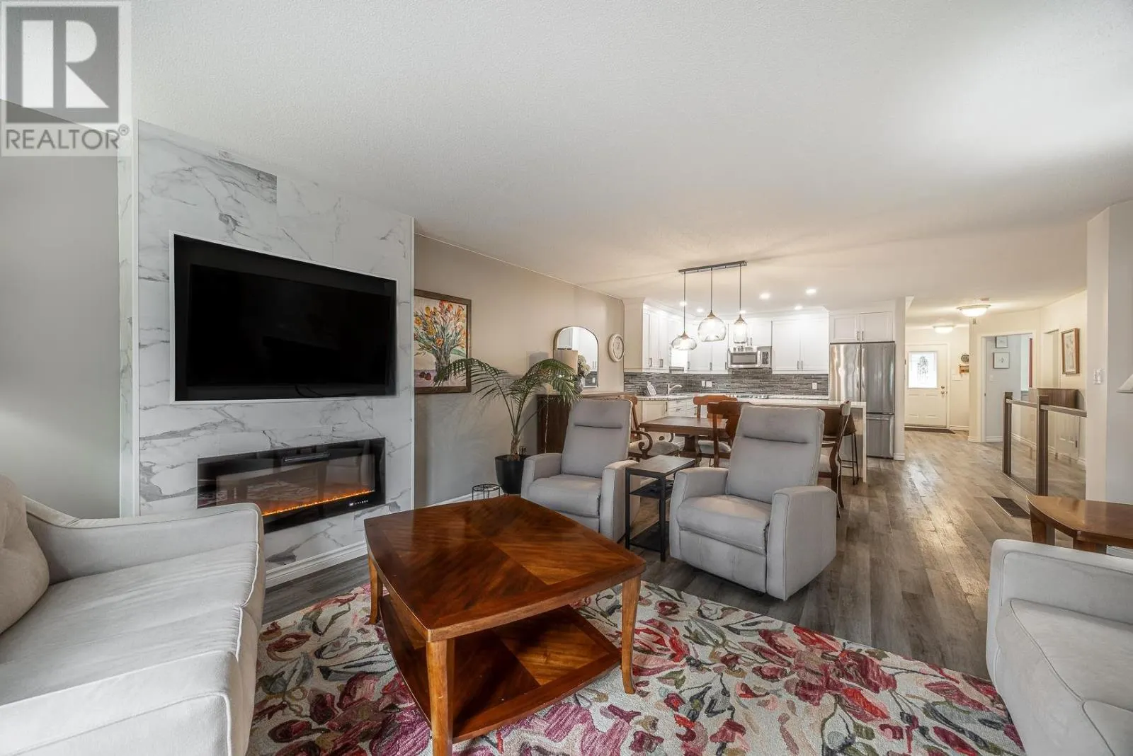 25 Village CT