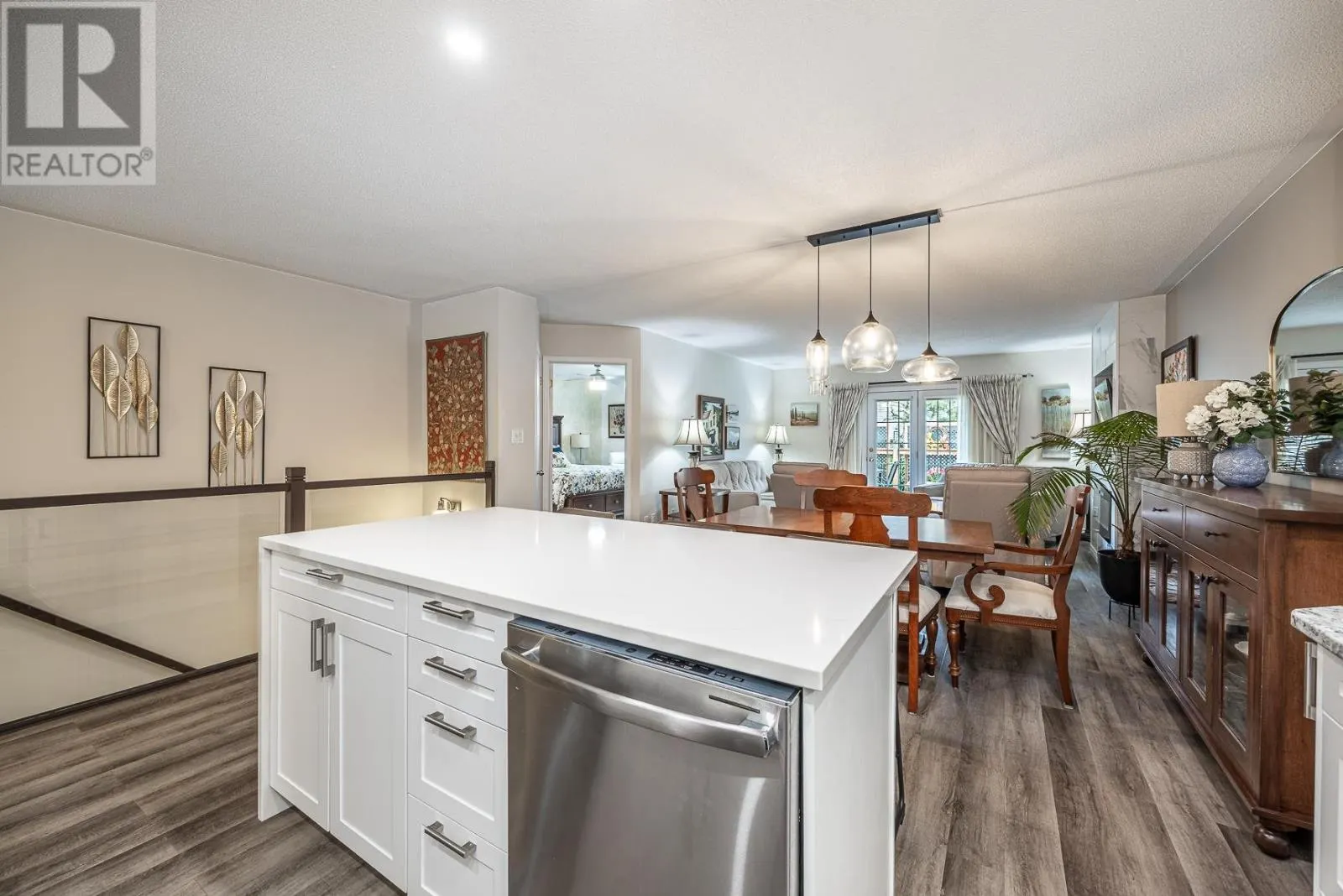 25 Village CT