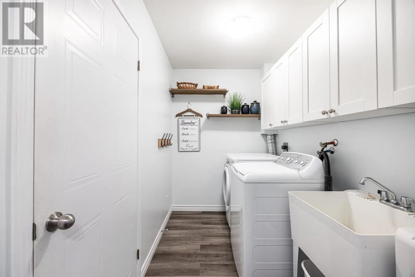25 Village CT