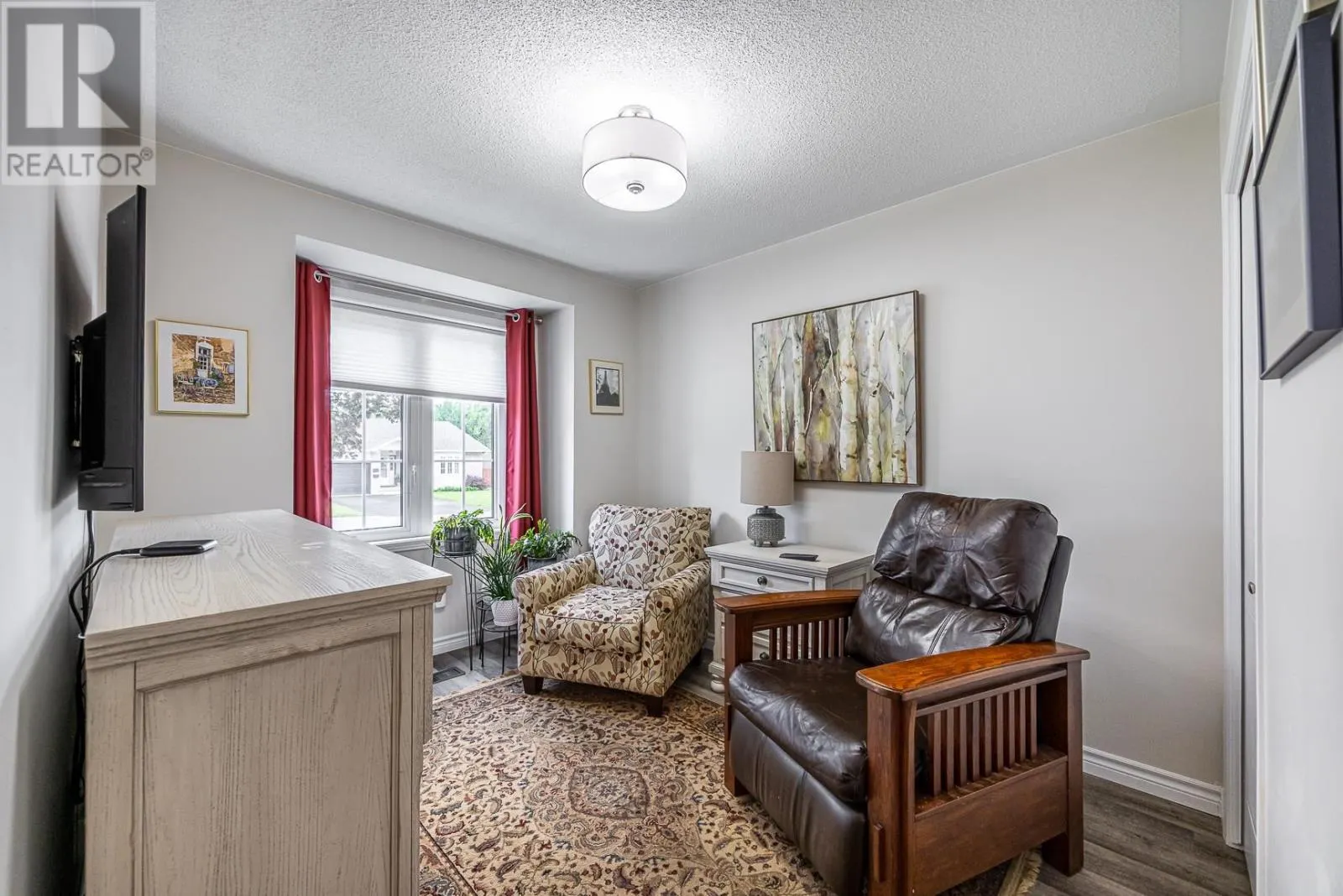 25 Village CT