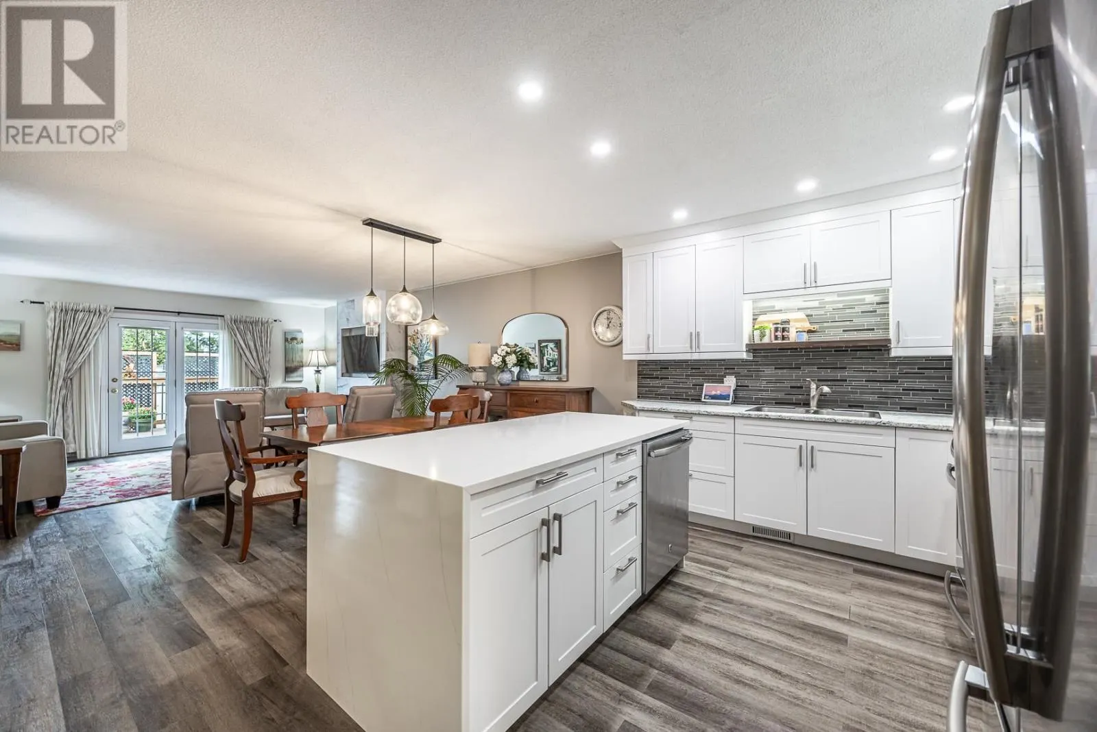 25 Village CT