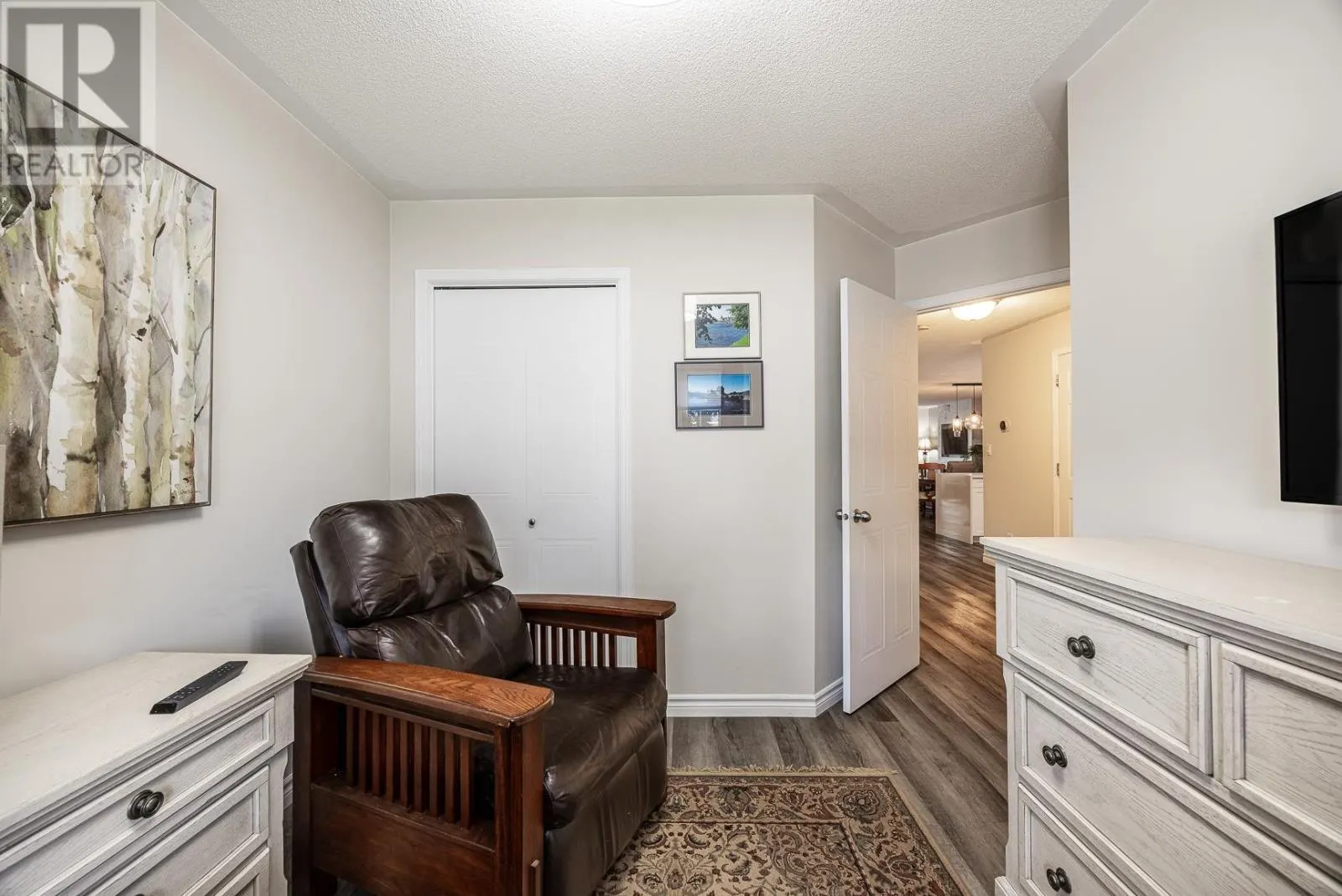 25 Village CT