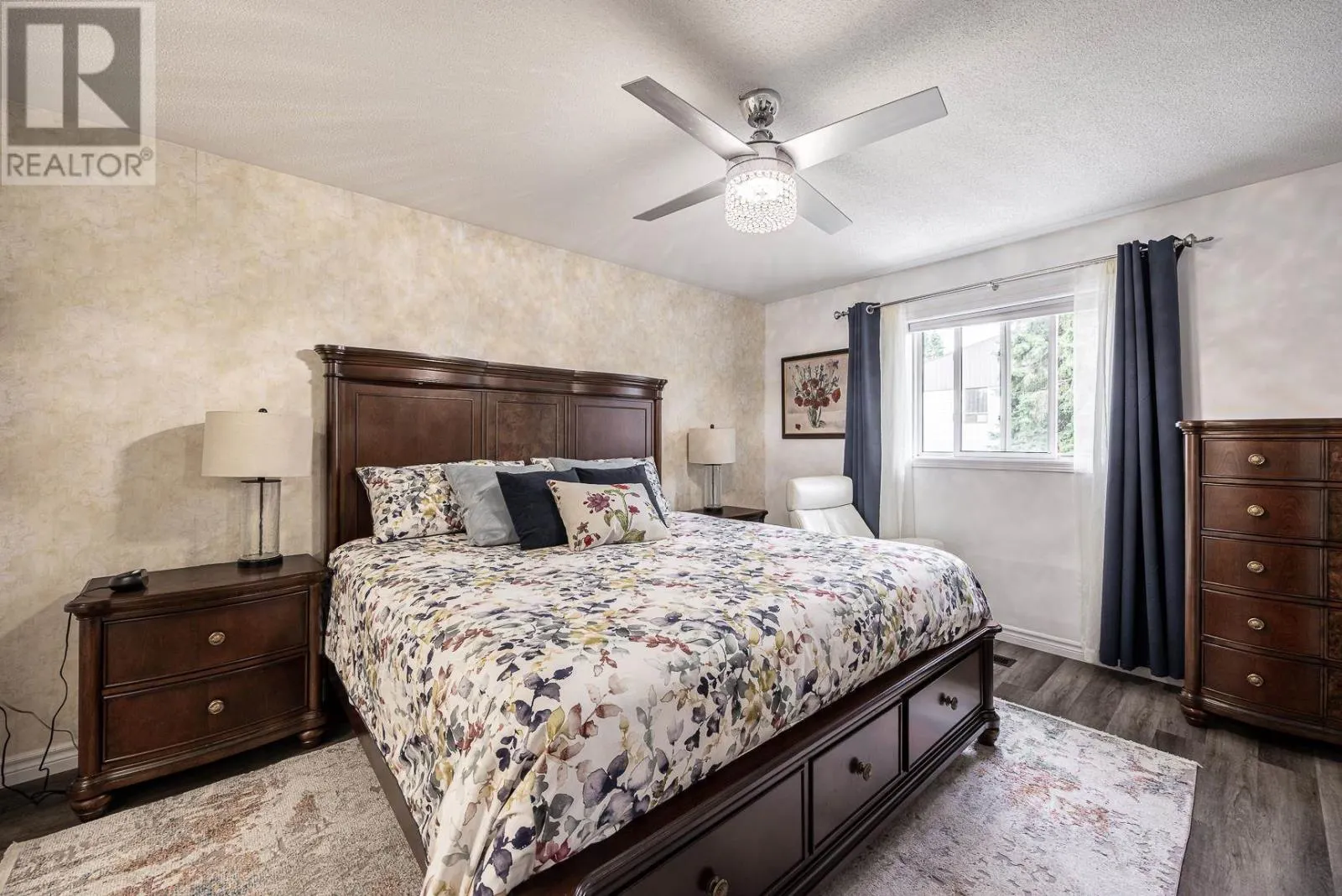 25 Village CT
