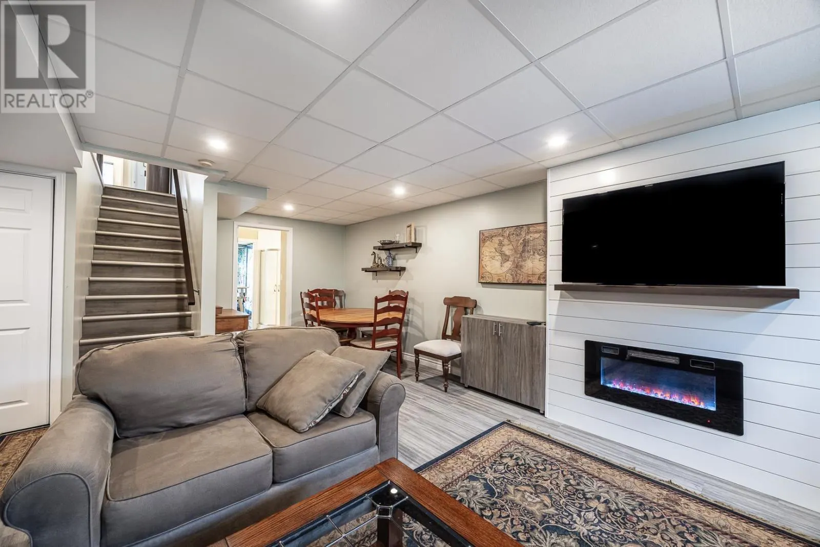 25 Village CT