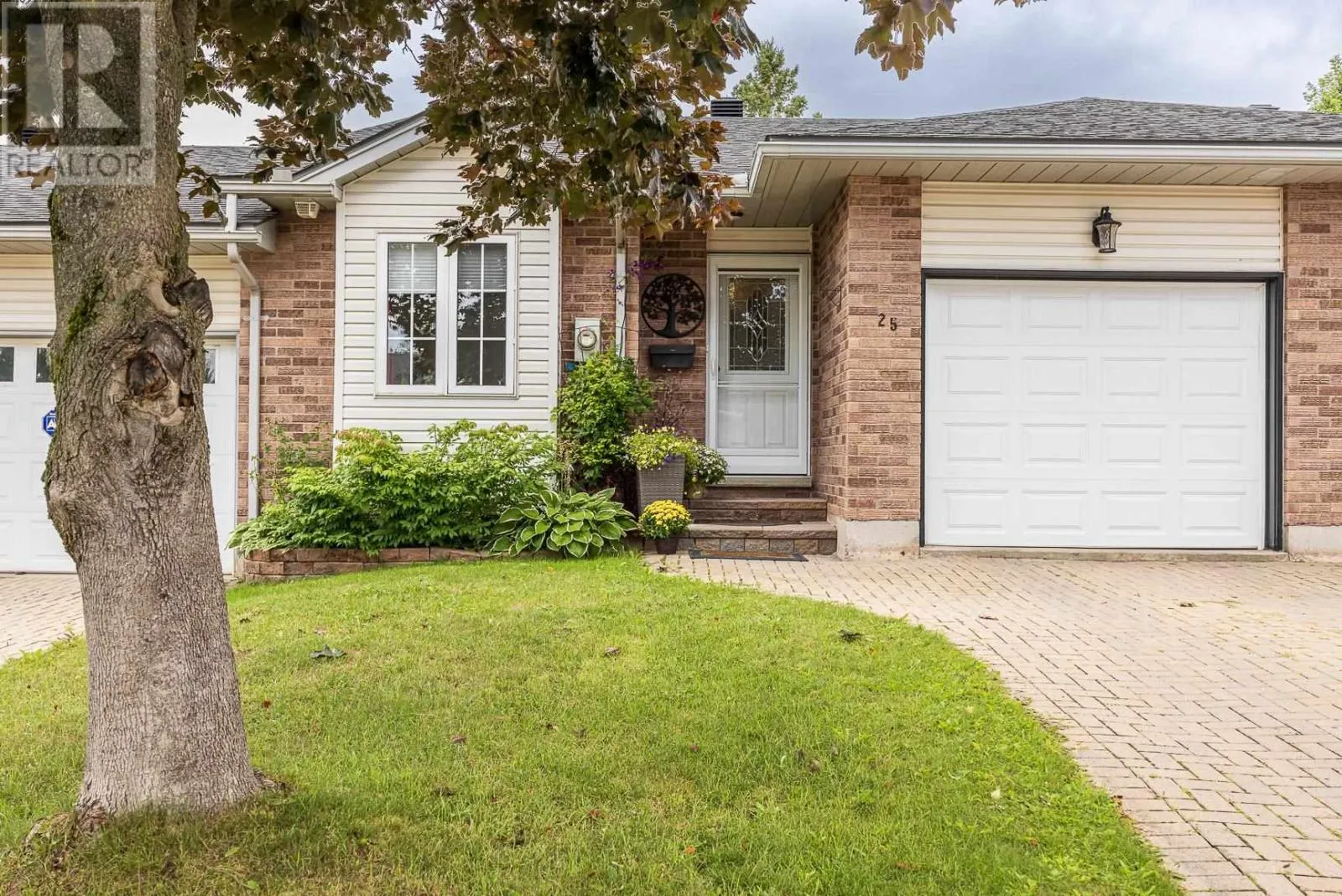 25 Village CT