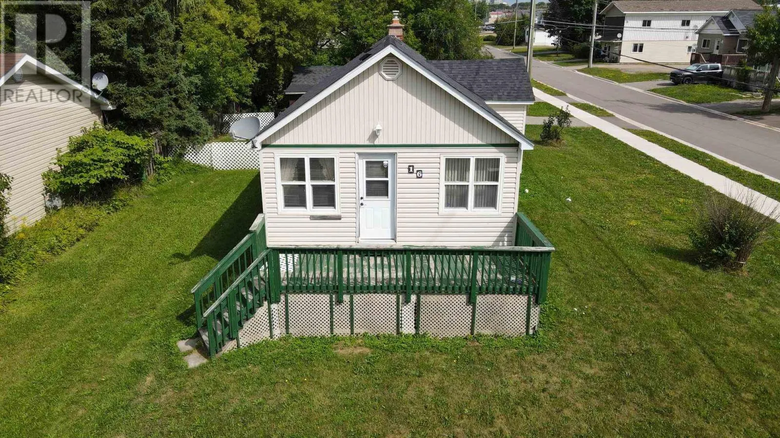 16 Stevens ST