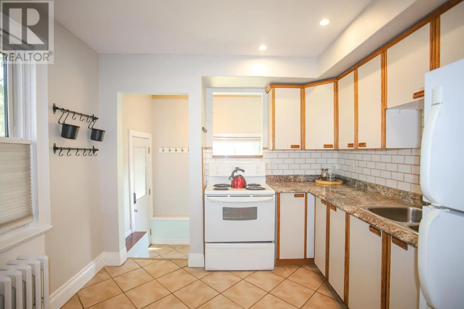 28 Putney RD