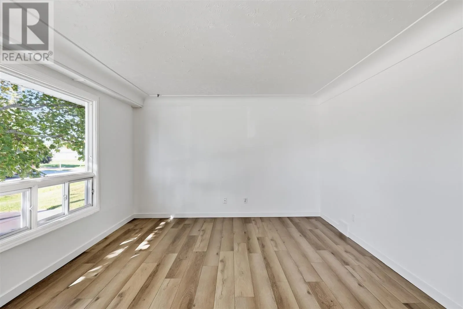 118 Blake AVE
