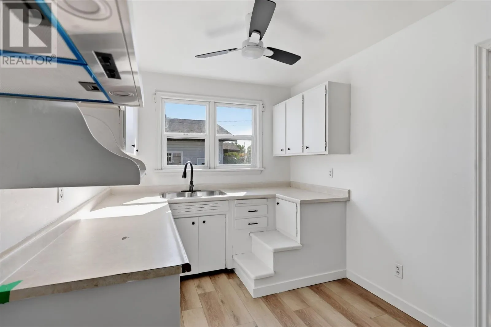 118 Blake AVE