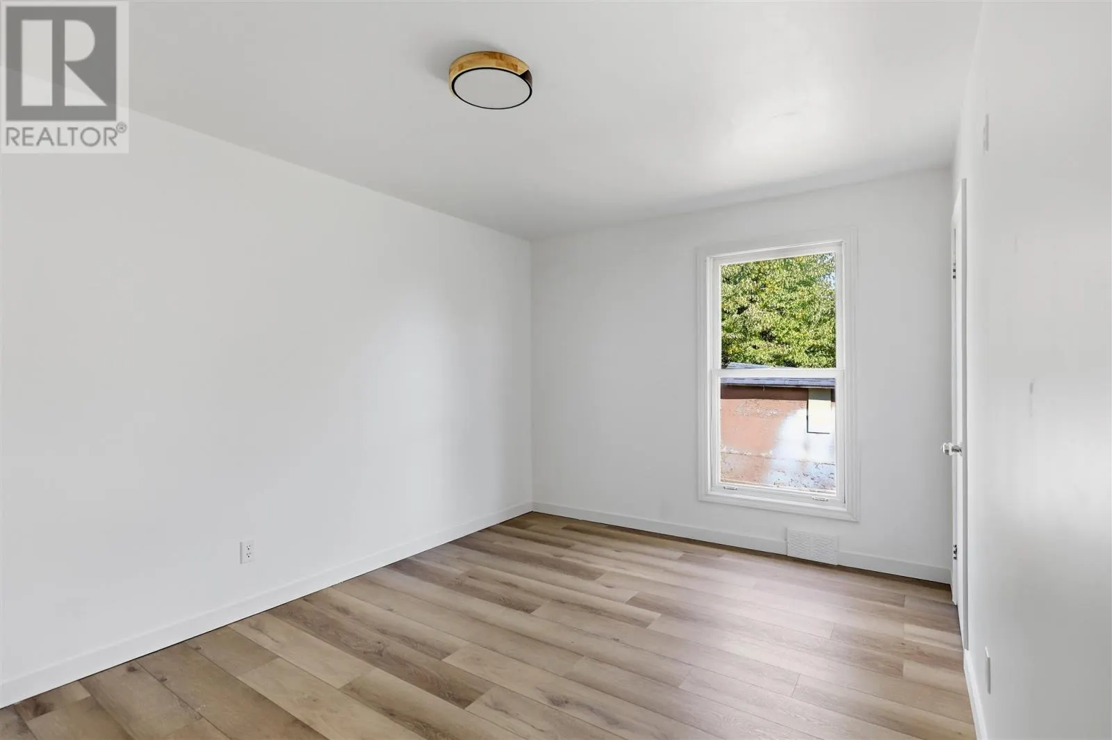 118 Blake AVE