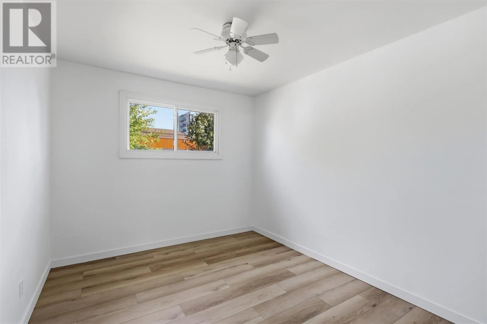 118 Blake AVE