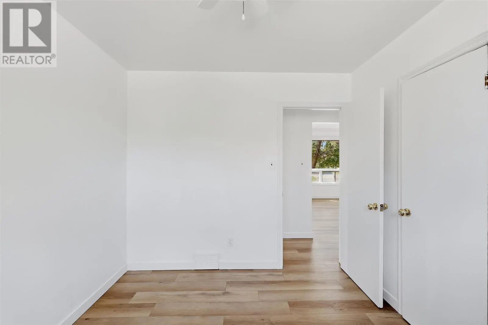 118 Blake AVE