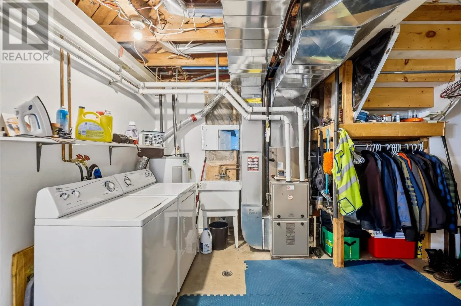 435 Chambers AVE