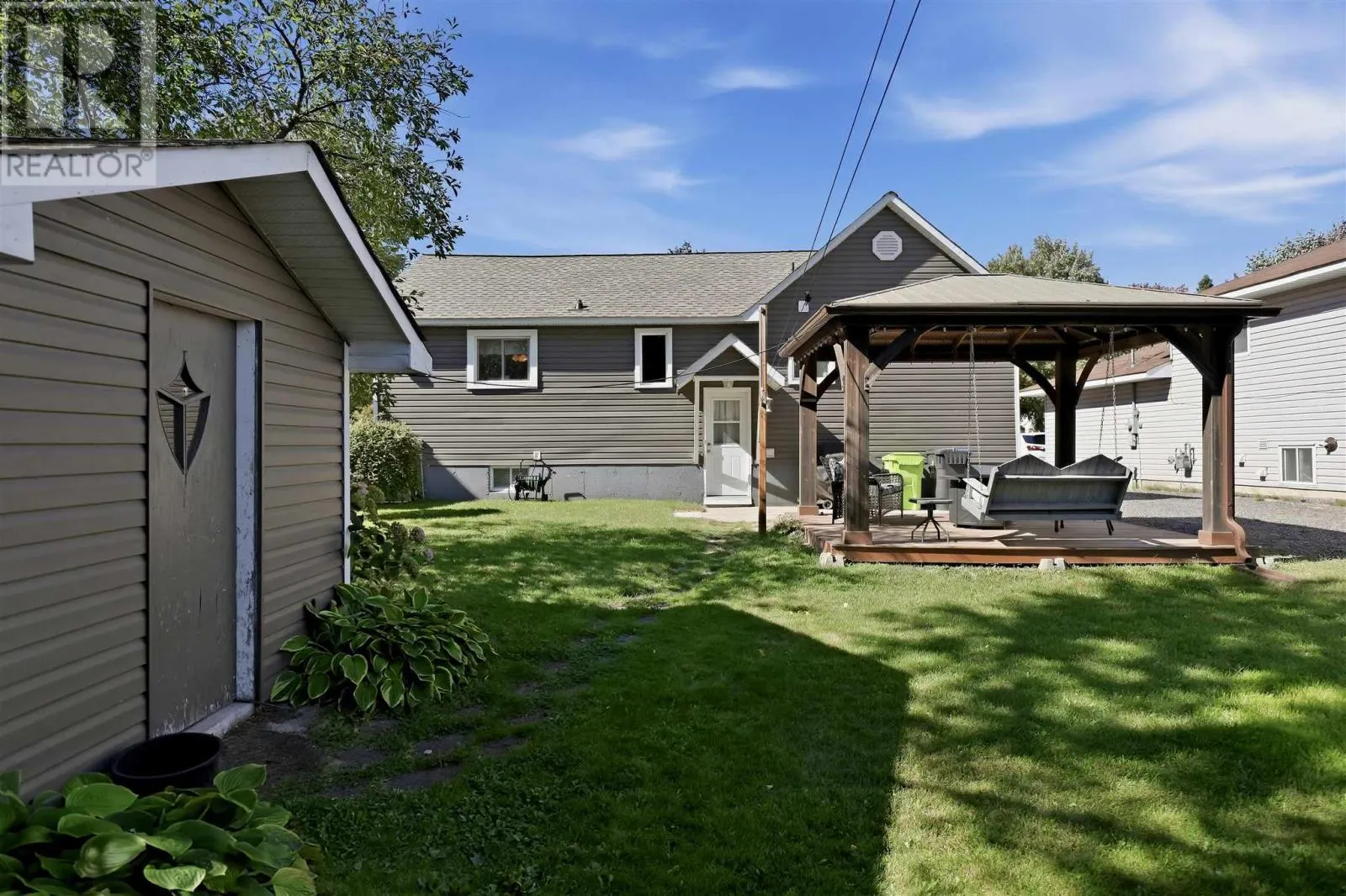 435 Chambers AVE