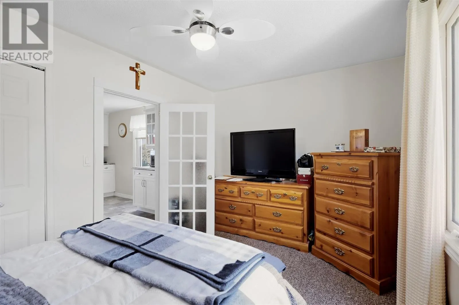 435 Chambers AVE