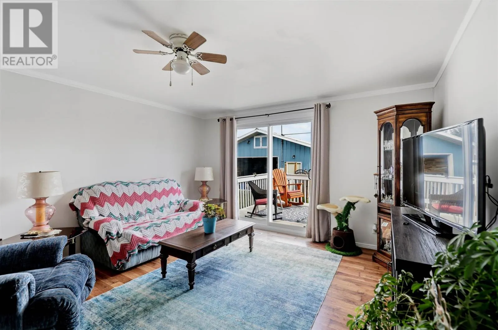 386 Second AVE