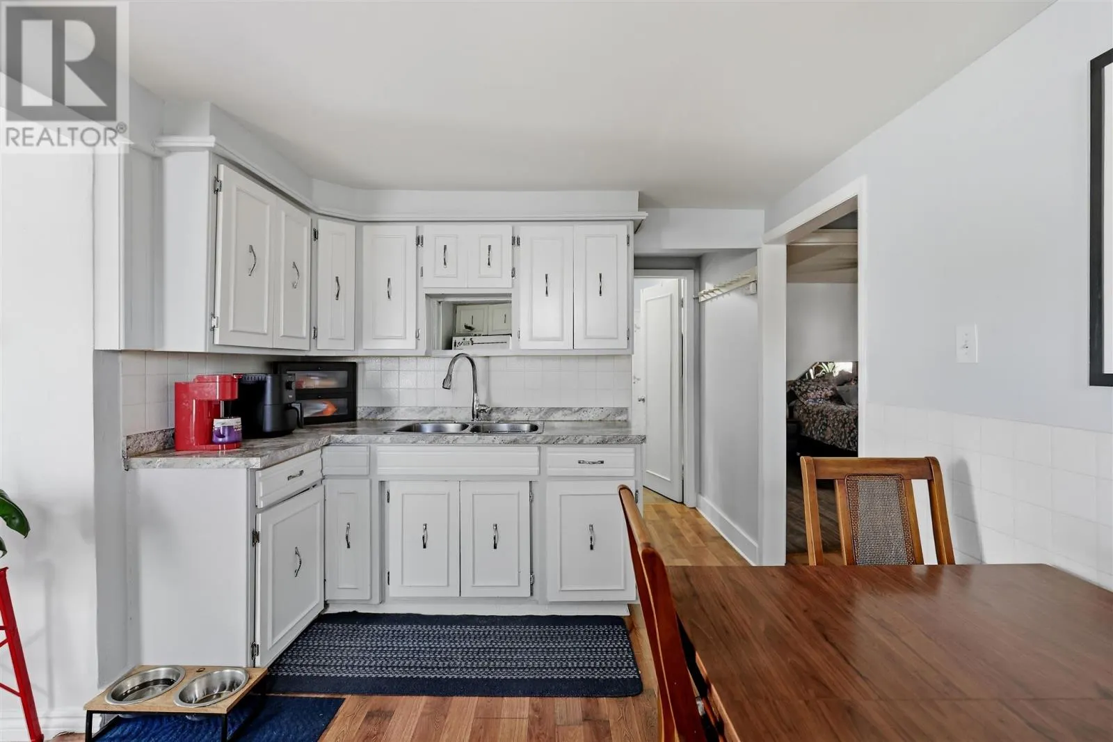386 Second AVE
