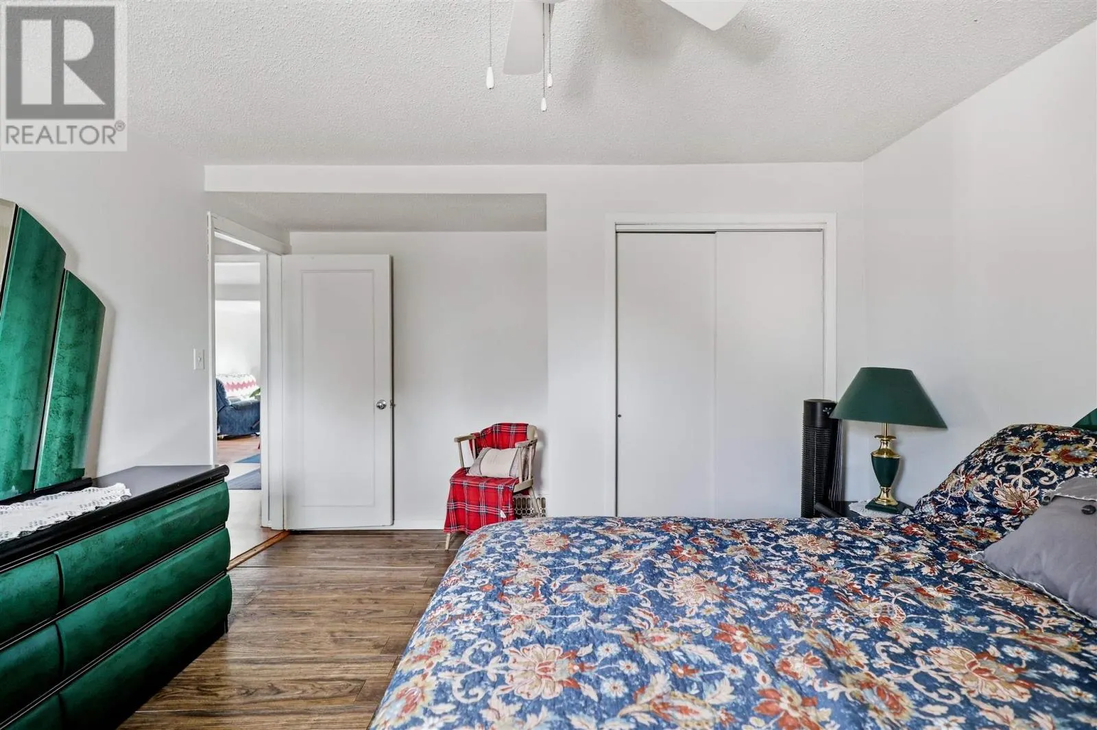 386 Second AVE