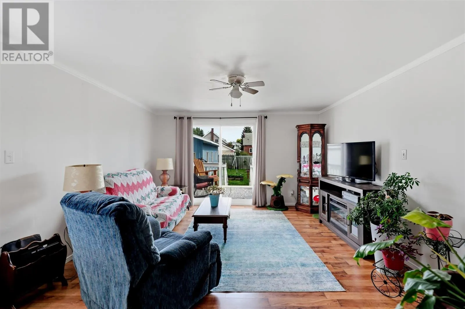 386 Second AVE
