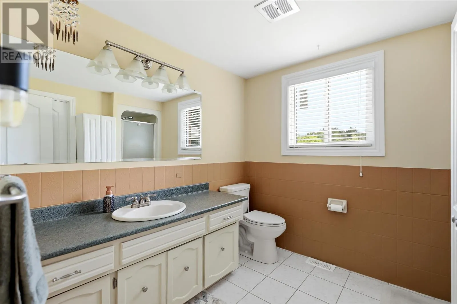 382 Nixon RD