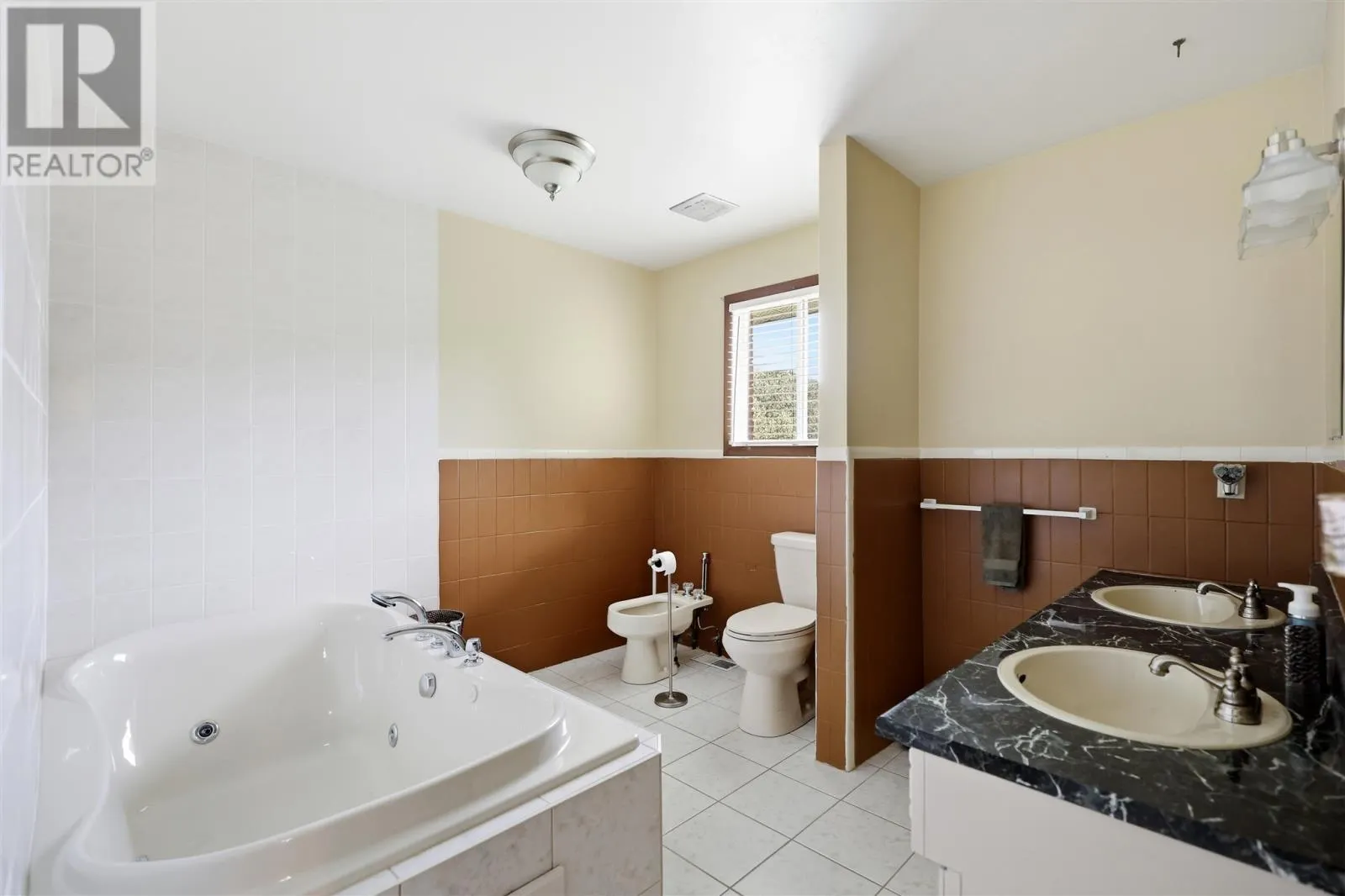 382 Nixon RD