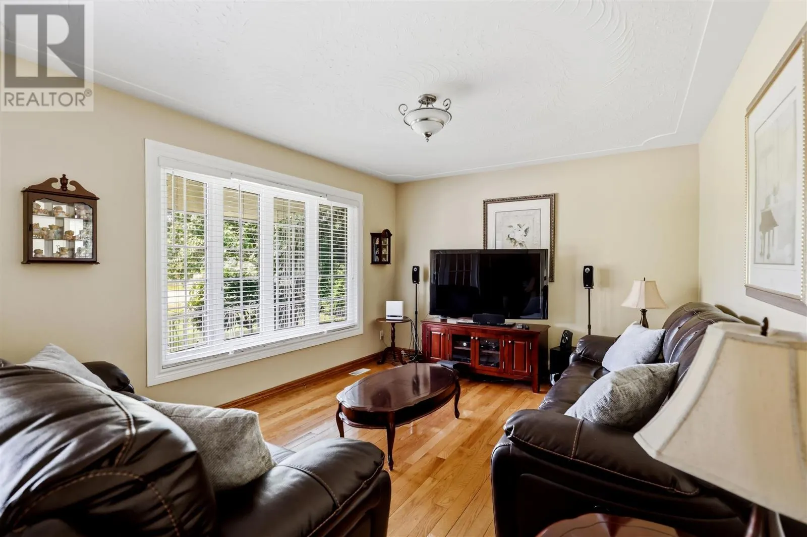 382 Nixon RD