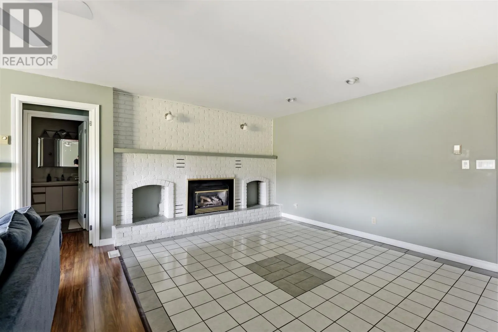 382 Nixon RD