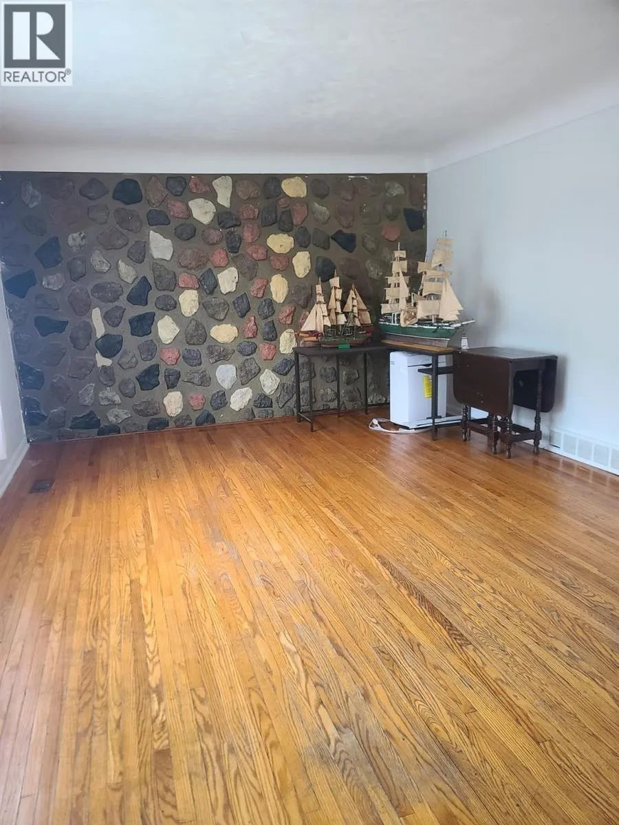 135 Dieppe AVE