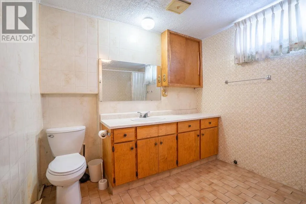 285 Spadina AVE