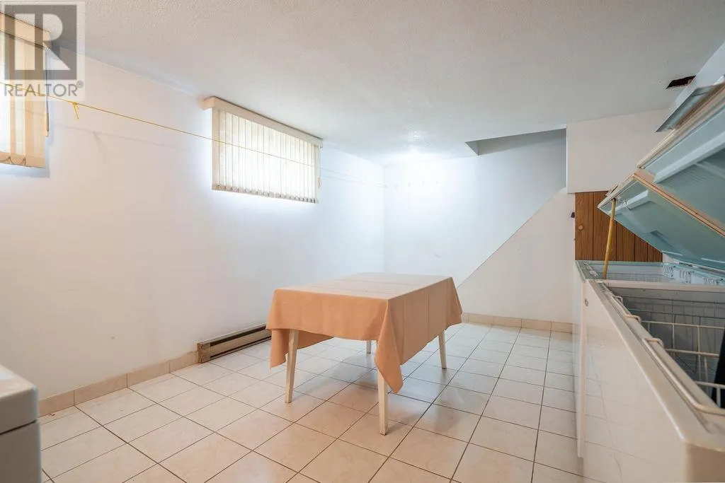 285 Spadina AVE