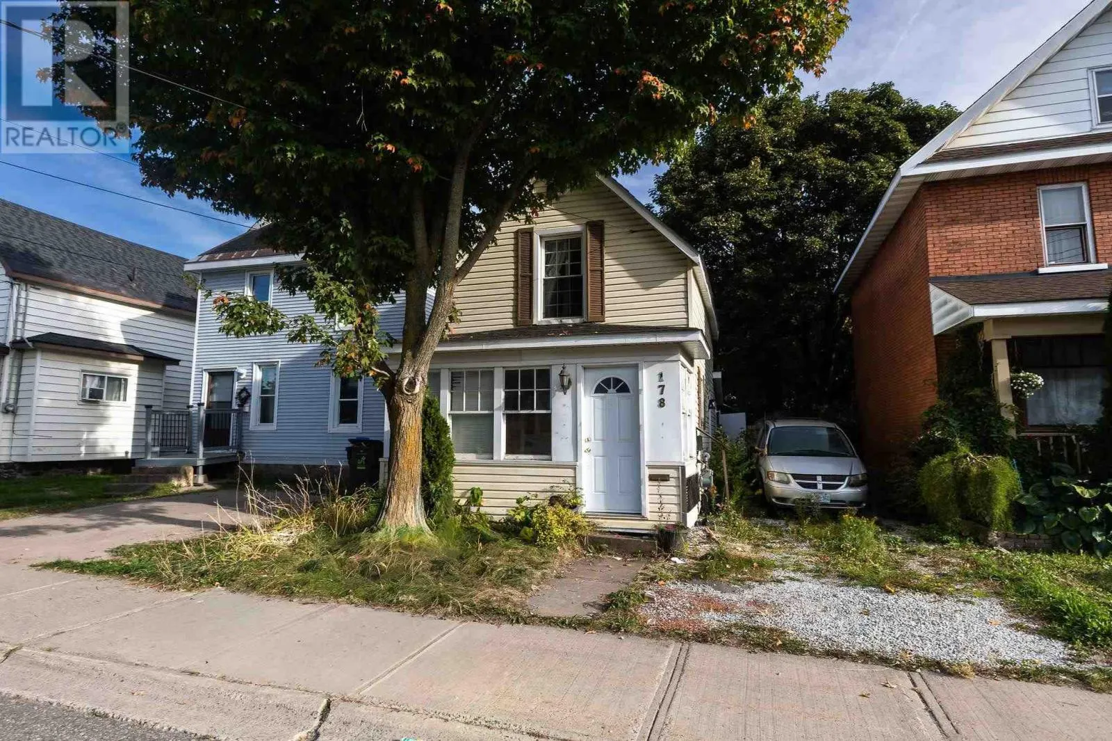 178 Dennis ST