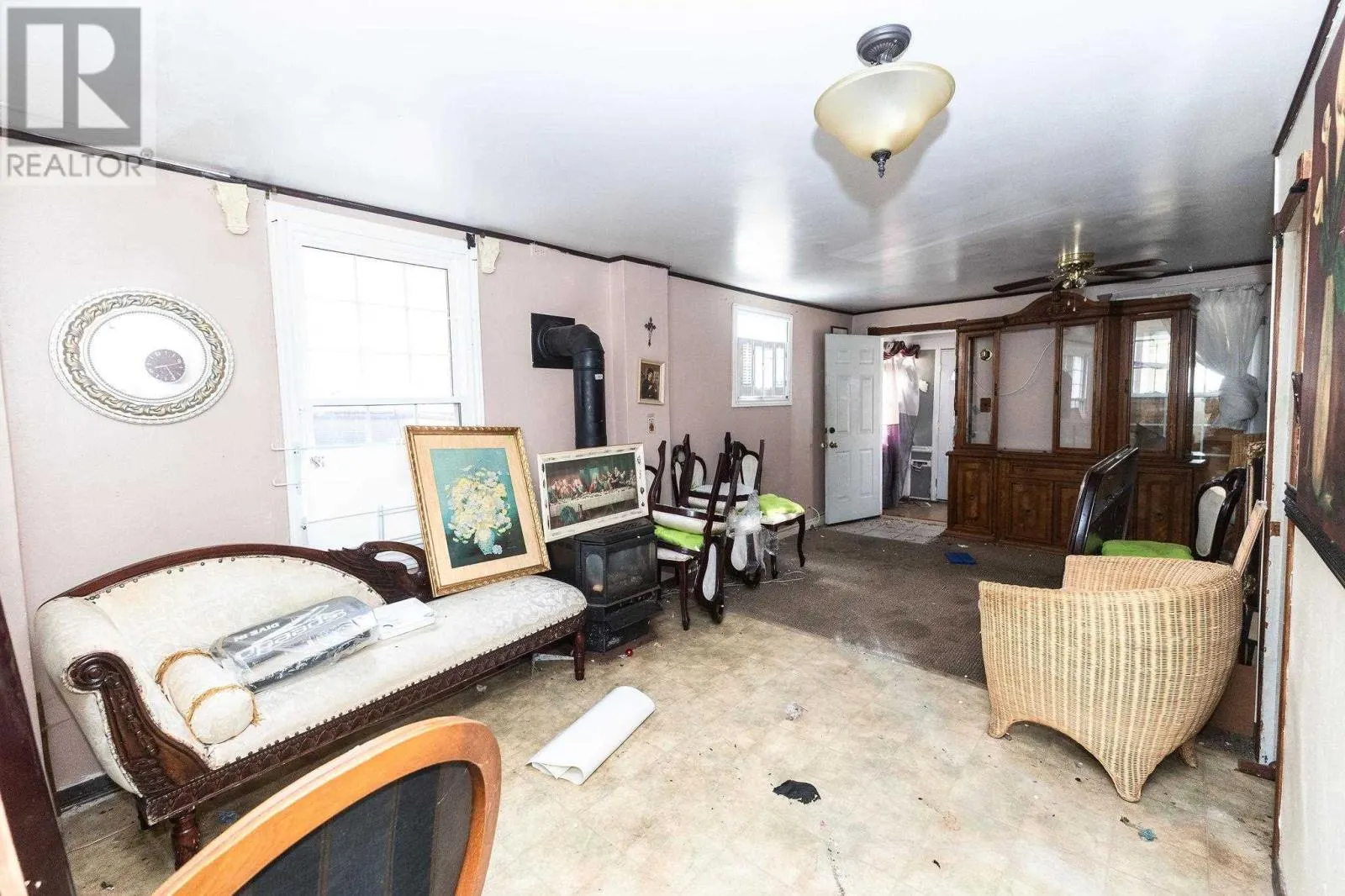 178 Dennis ST