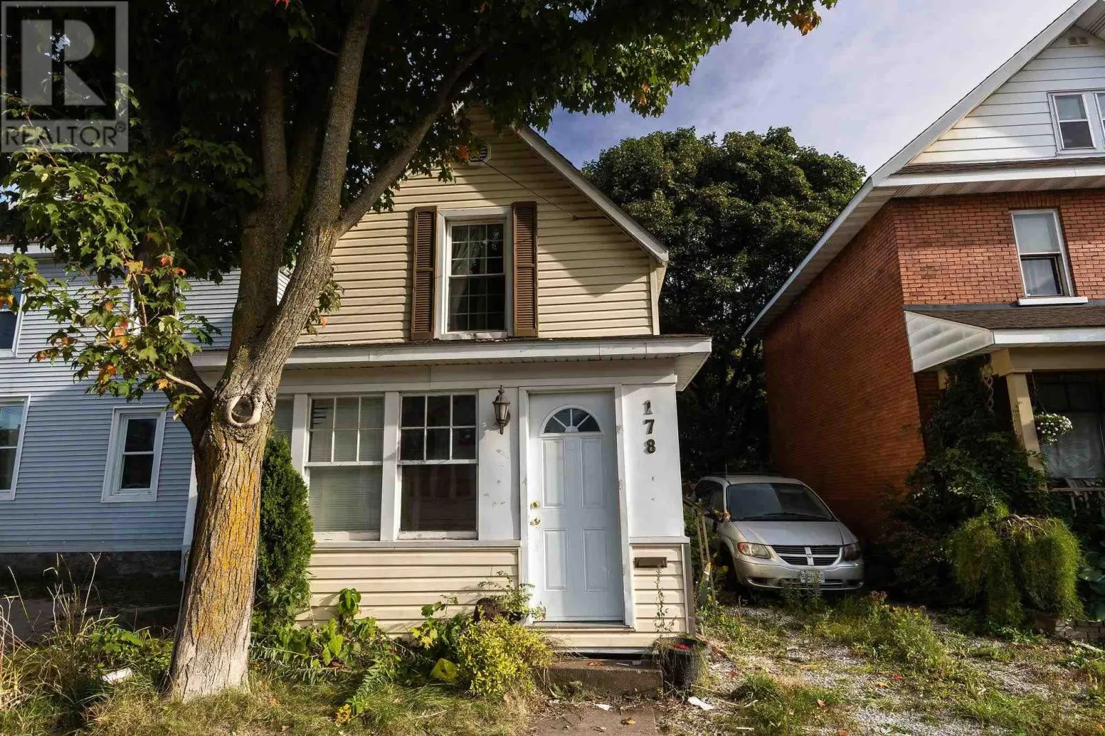 178 Dennis ST