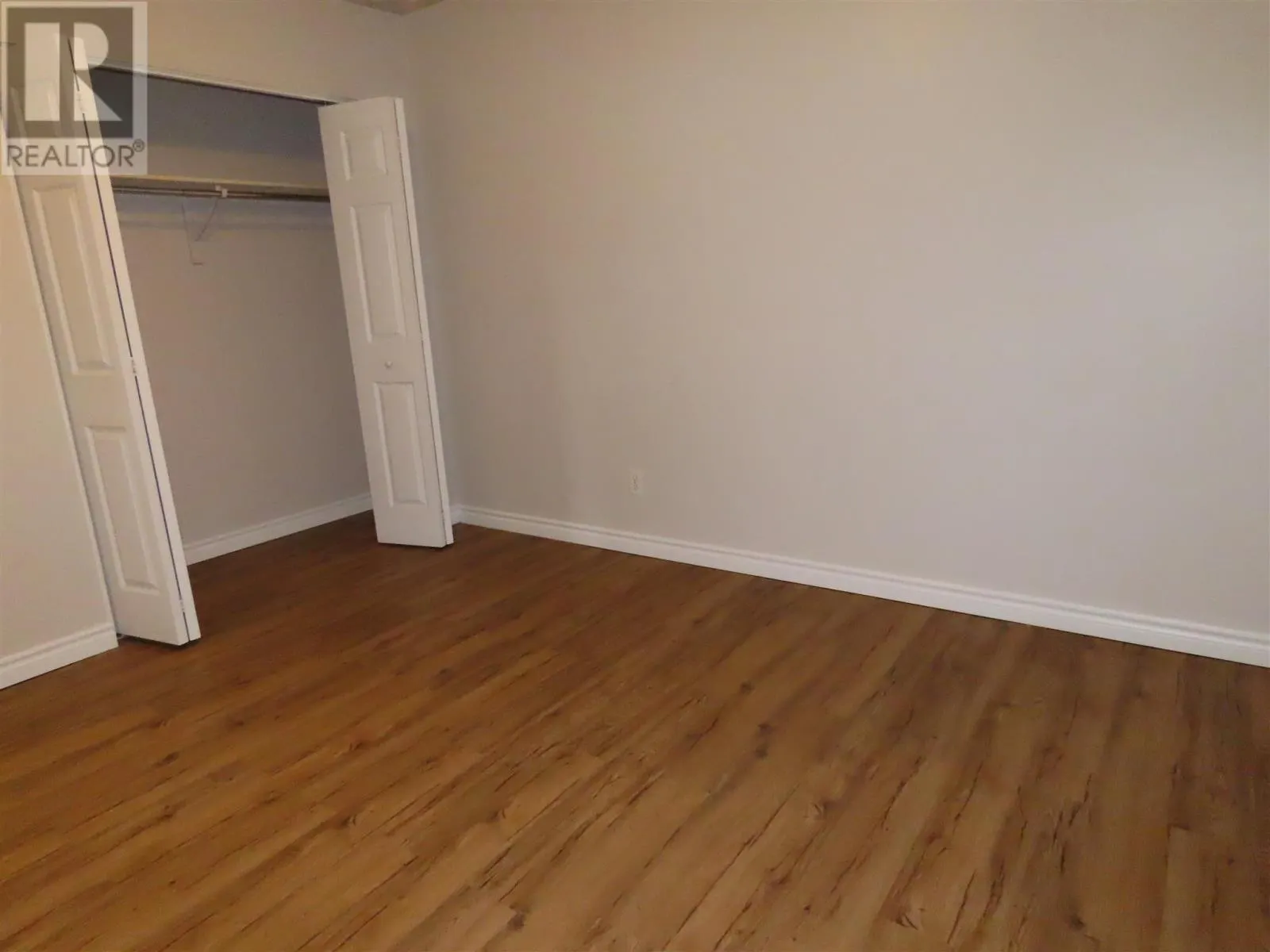 3 Elmwood AVE