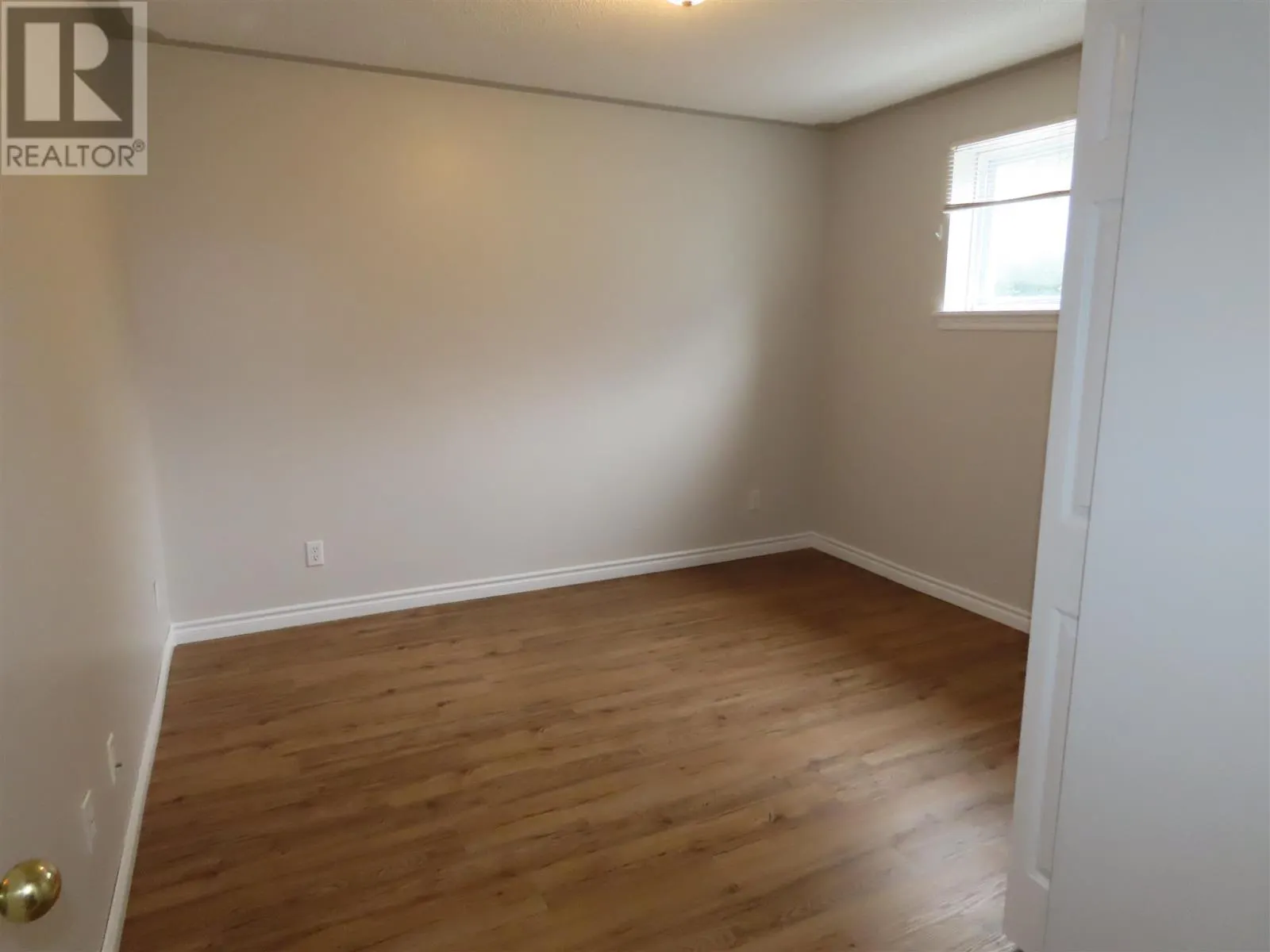 3 Elmwood AVE
