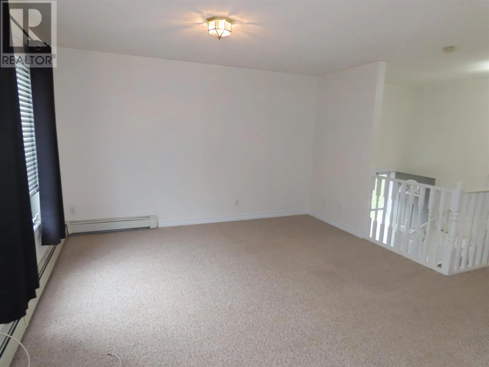 3 Elmwood AVE