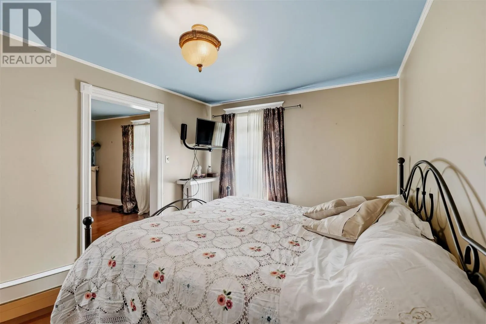 40 Euclid RD