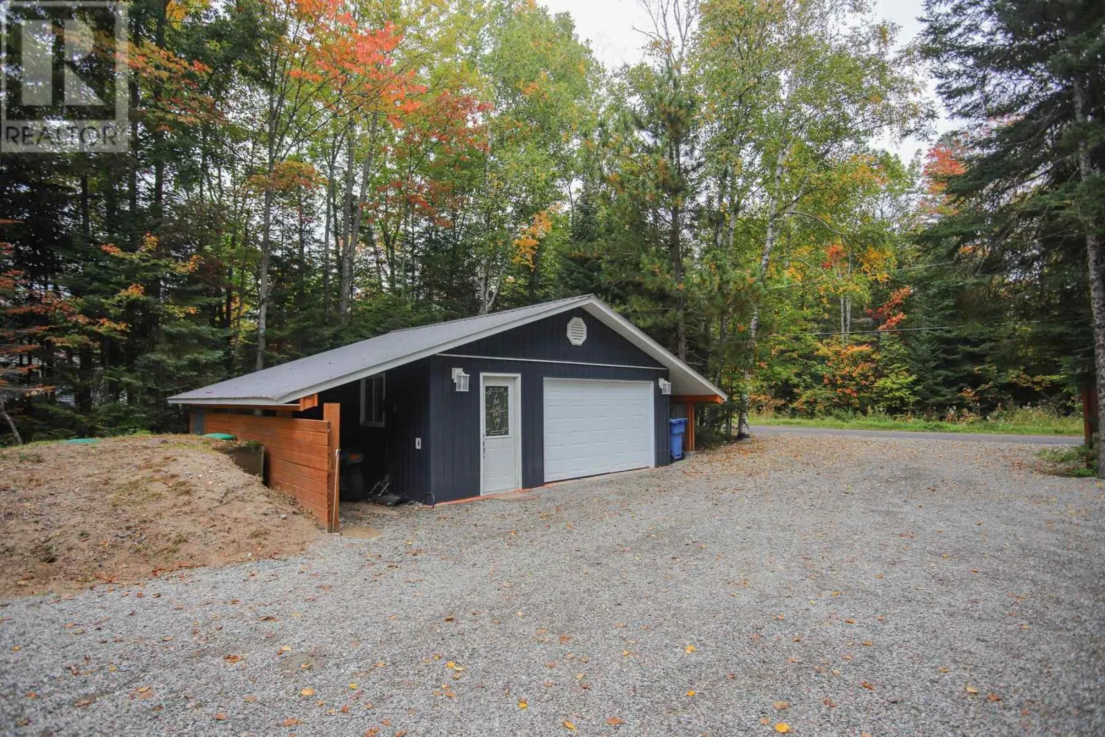 1602 Pineshores RD
