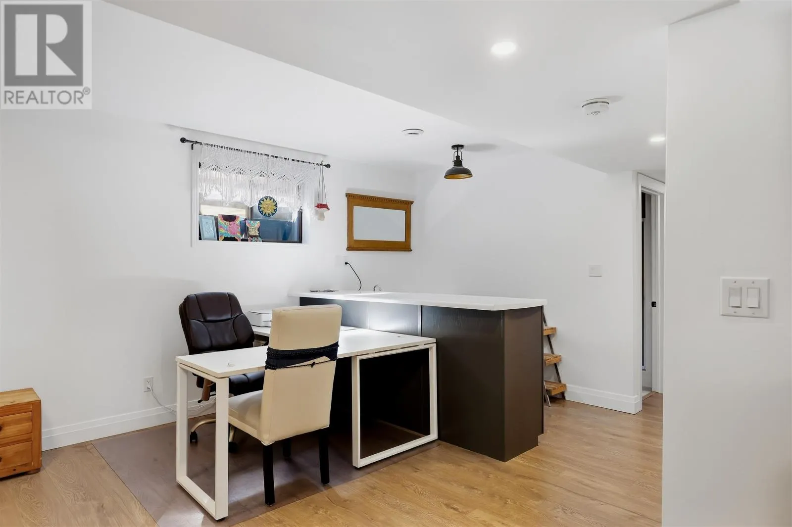 61 Bristol PL