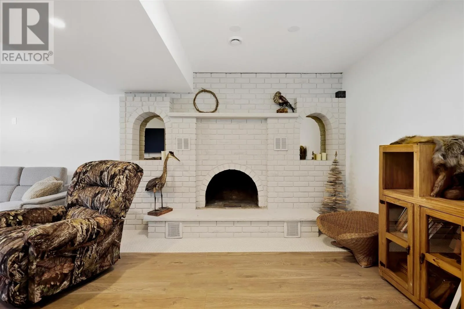 61 Bristol PL