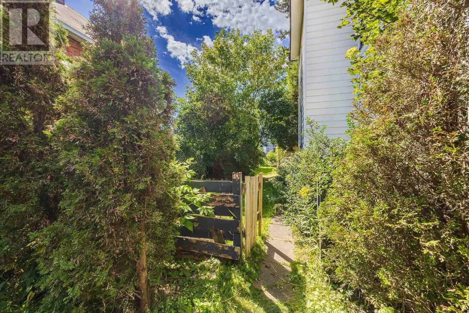 151 Albert ST E